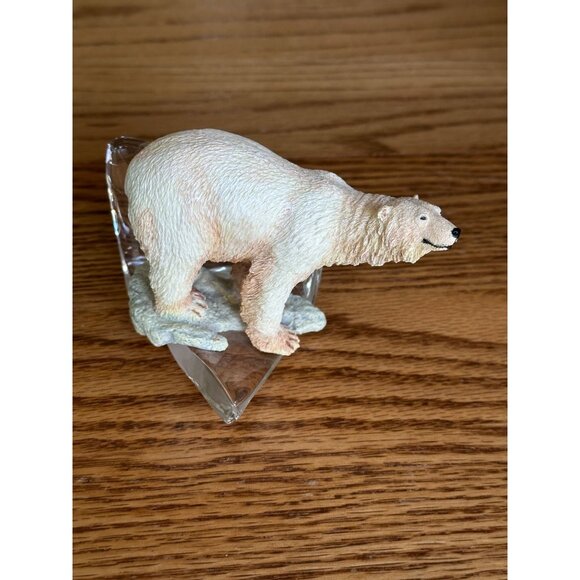 HTF Franklin Mint Resin Polar Bear on Crystal Ice Glass Base Sculpture Animal - Picture 3 of 11